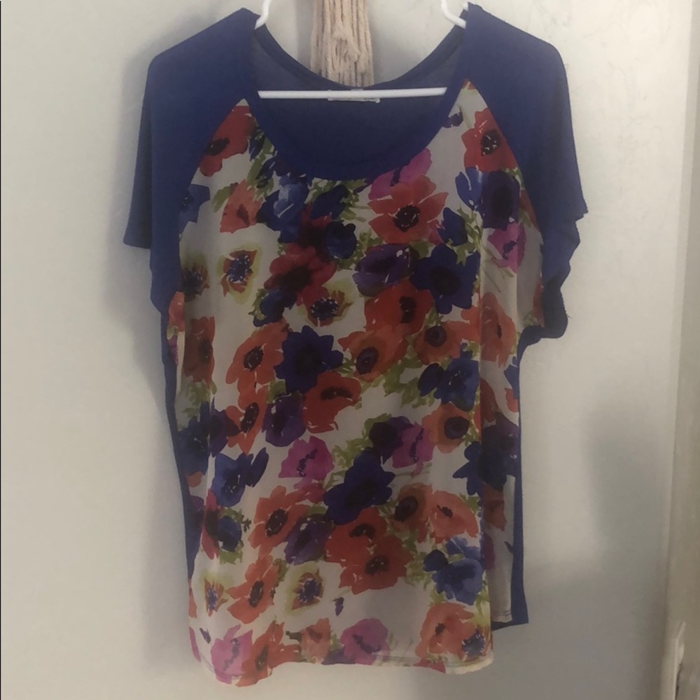 👚🌸👑 Royal Blue and Floral Blouse